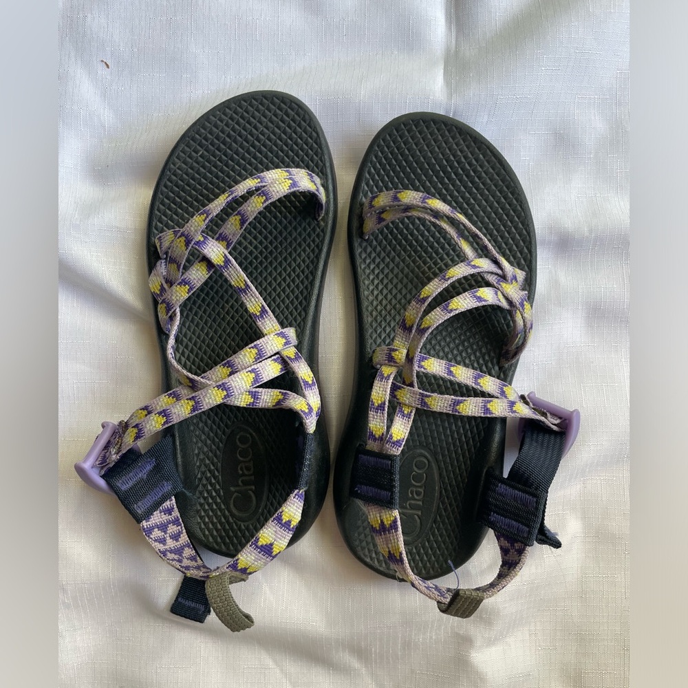 Chacos size 3 girls (5 women)